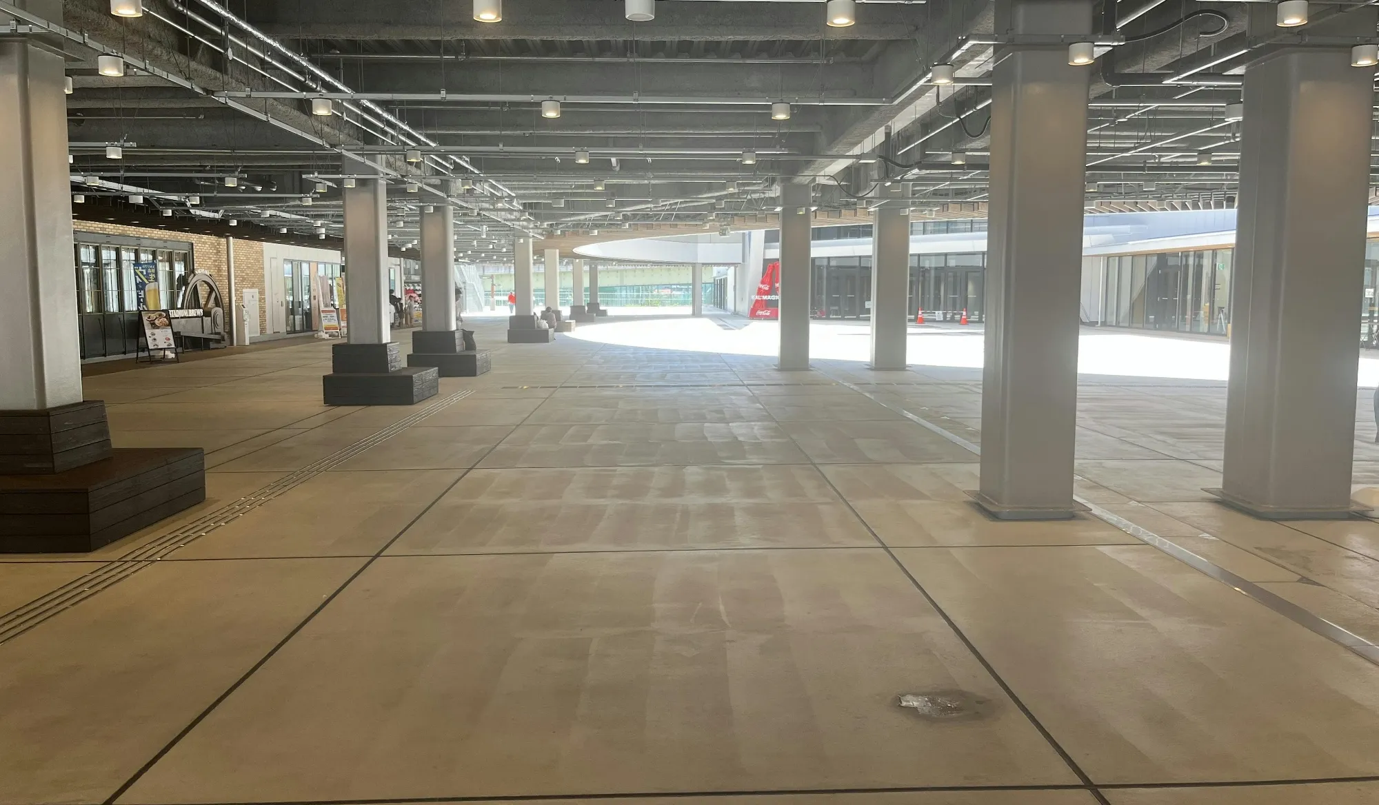 2階 北広場 B
