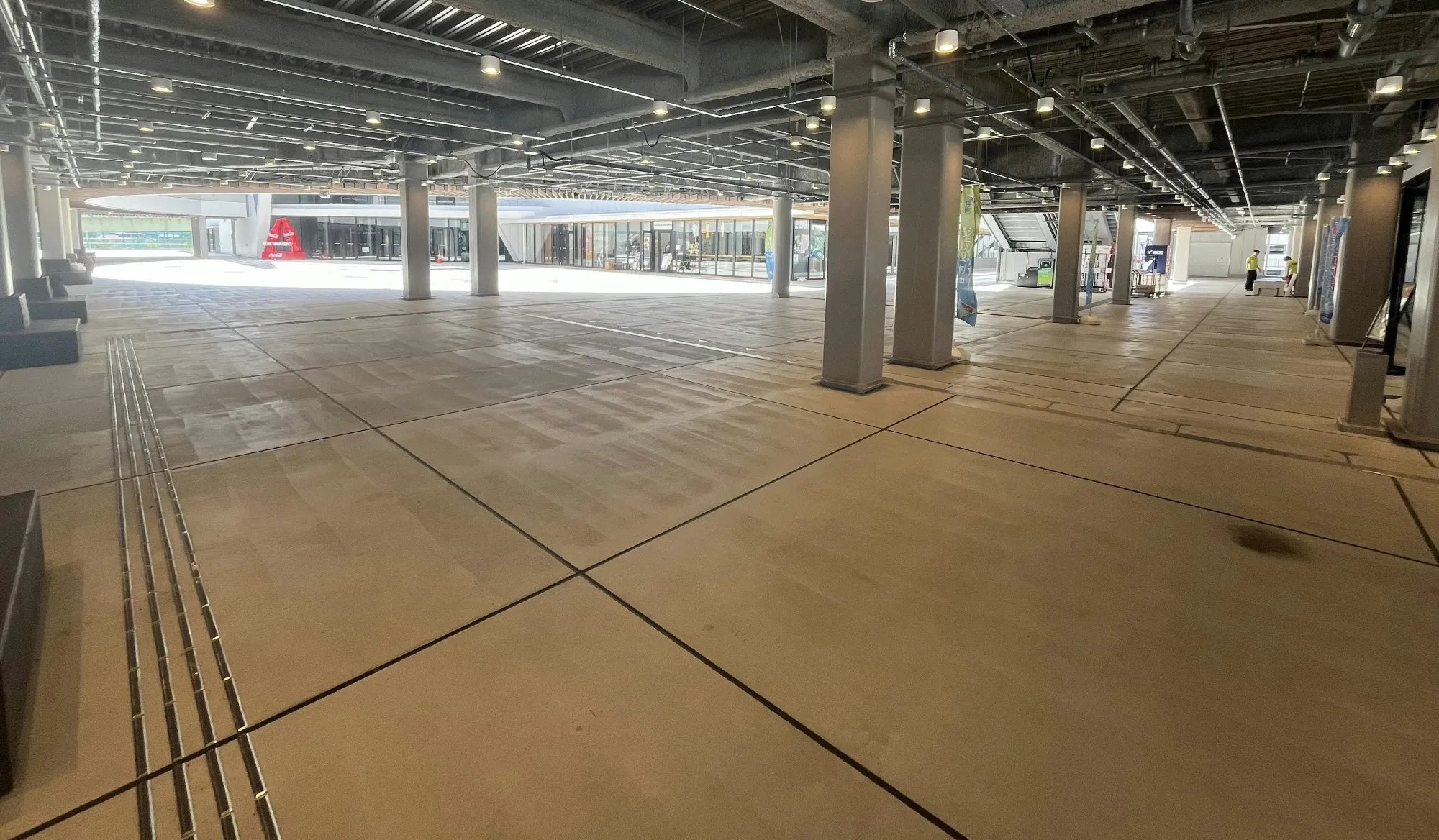 2階 北広場