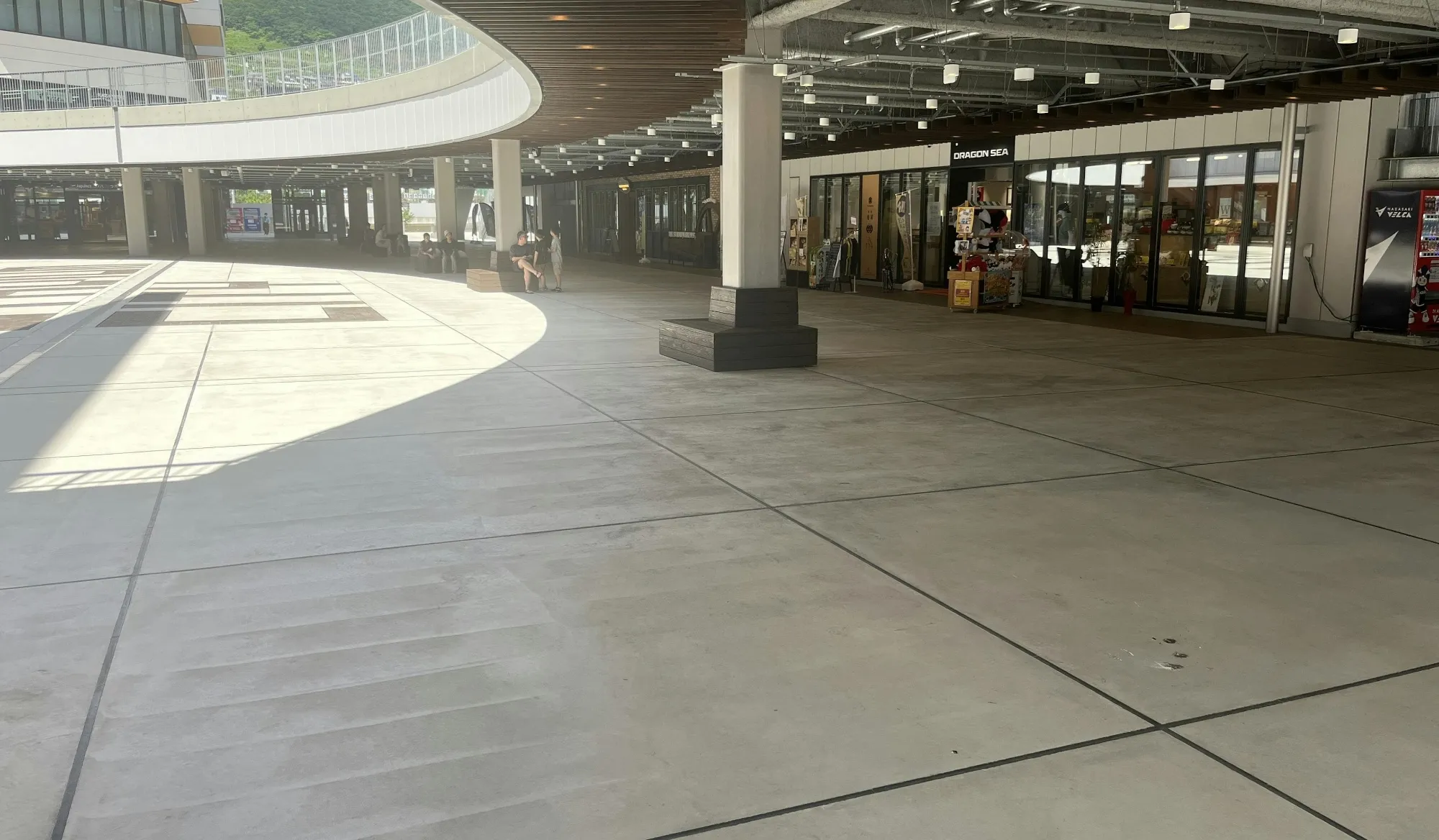 2階 北広場