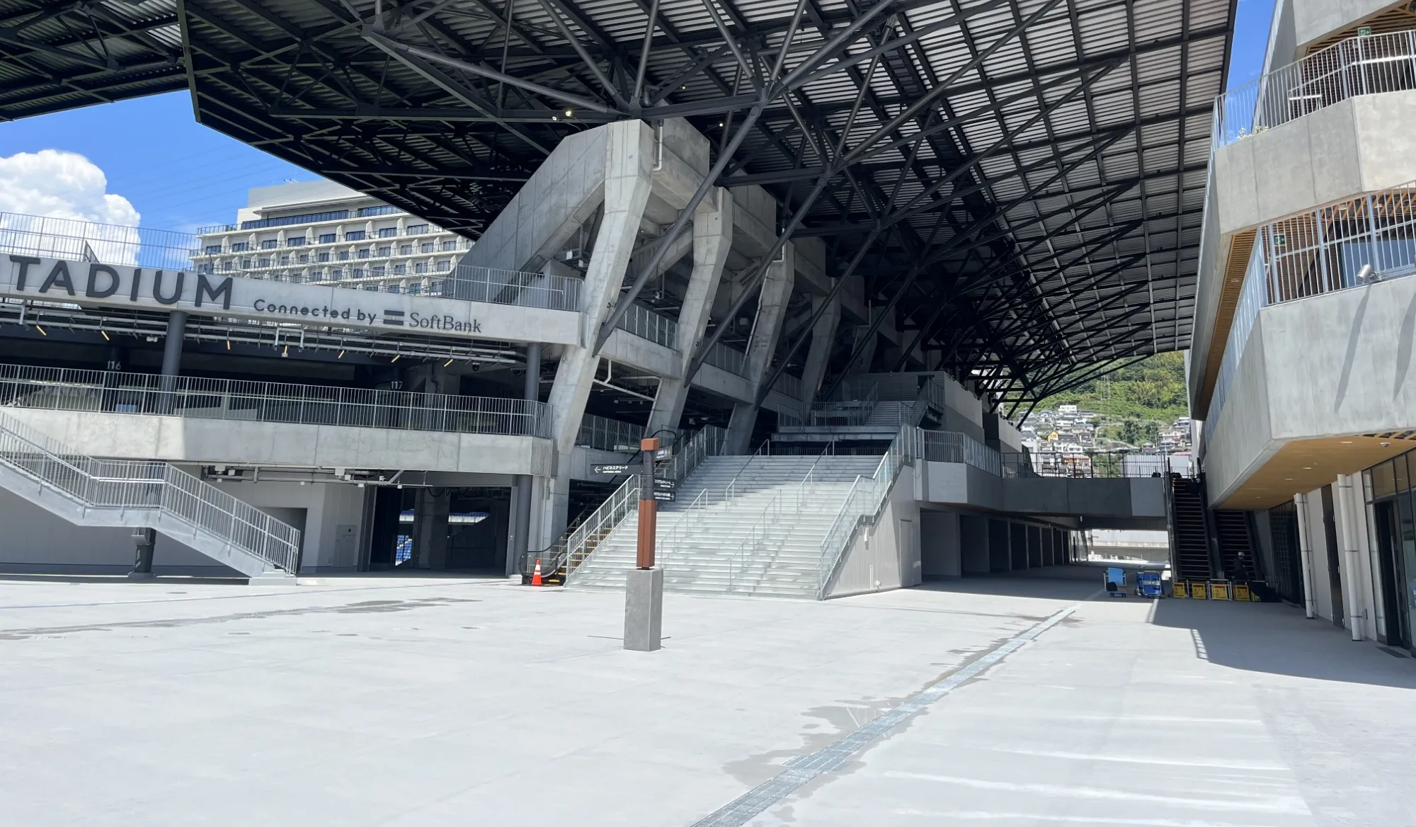 2階 南広場