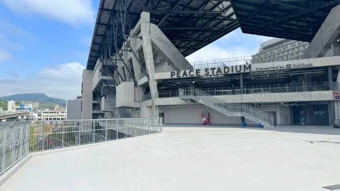 STADIUM CITY SOUTH 2F 南広場 スターバックスコーヒー前