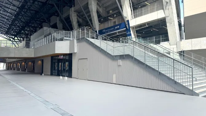 STADIUM CITY SOUTH 2F 南広場 フードウェイ前