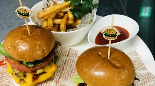 THE CLUB特製ハンバーガー