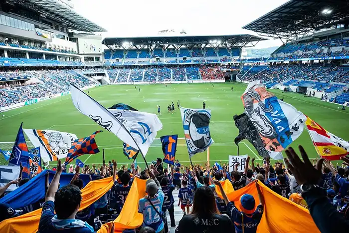 スタジアムの声援をアリーナで出力