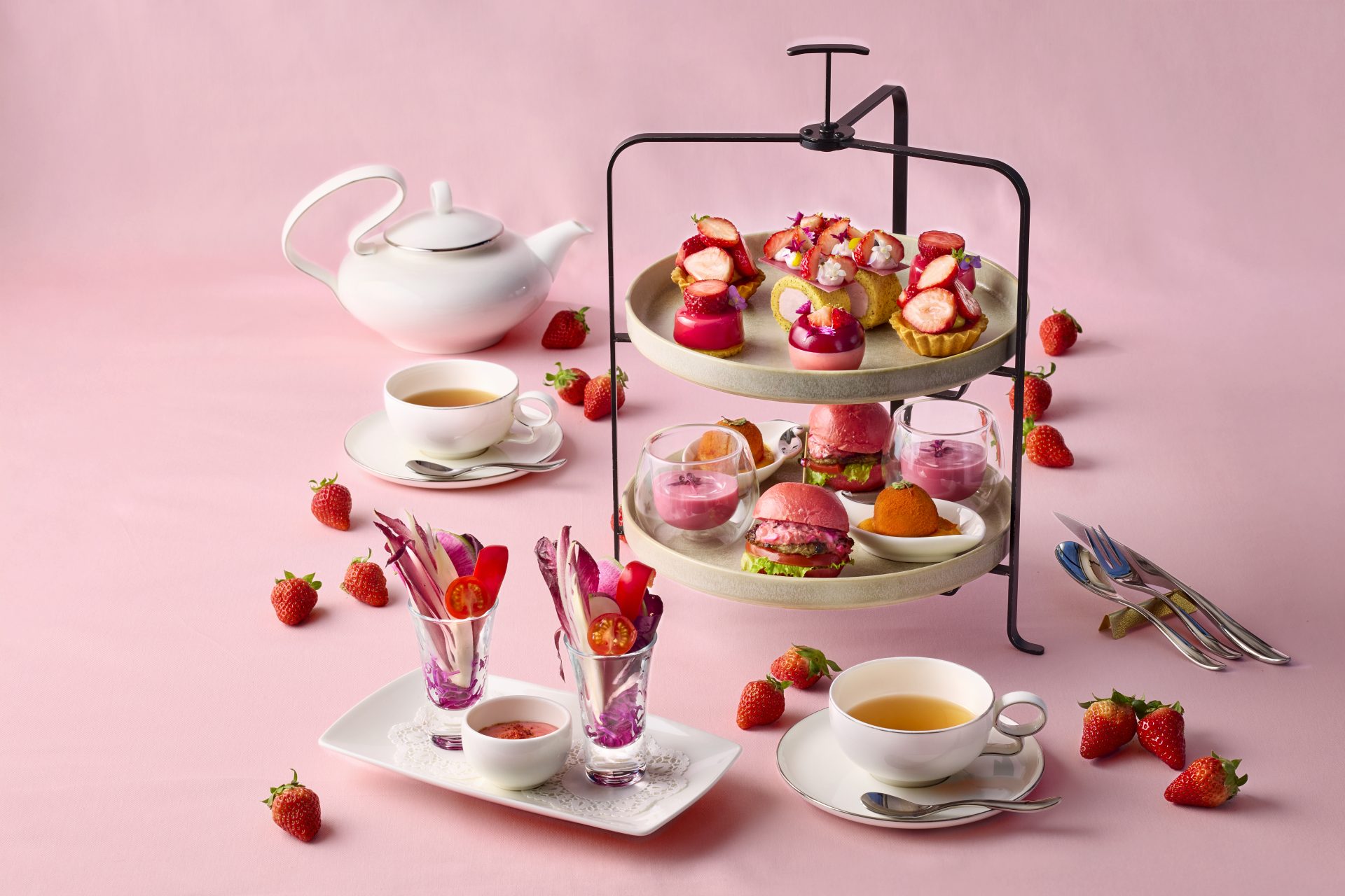 いちごのアフタヌーンティー メイン