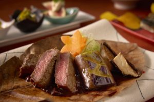 五島美豚の朴葉味噌焼き